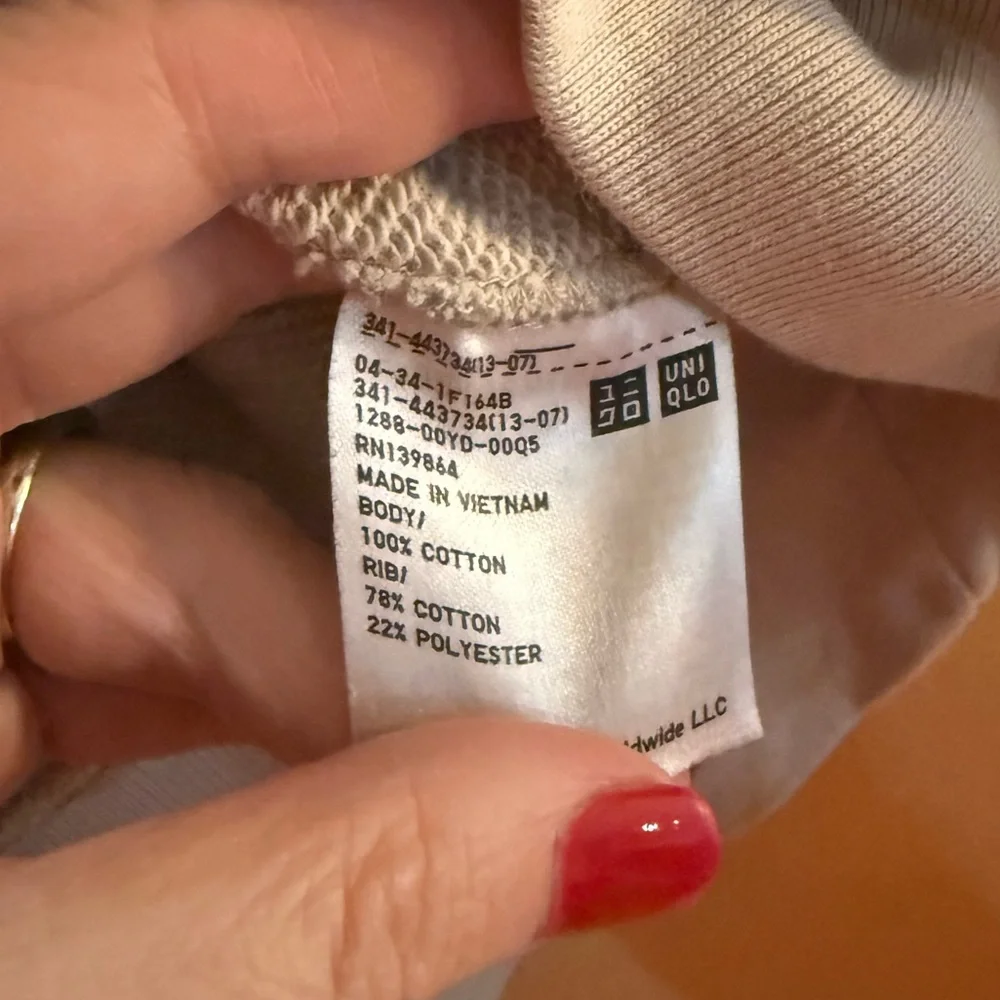 Uniqlo x Peanuts collection, featuring a graphic of Snoopy, xxs - Picture 6 of 11